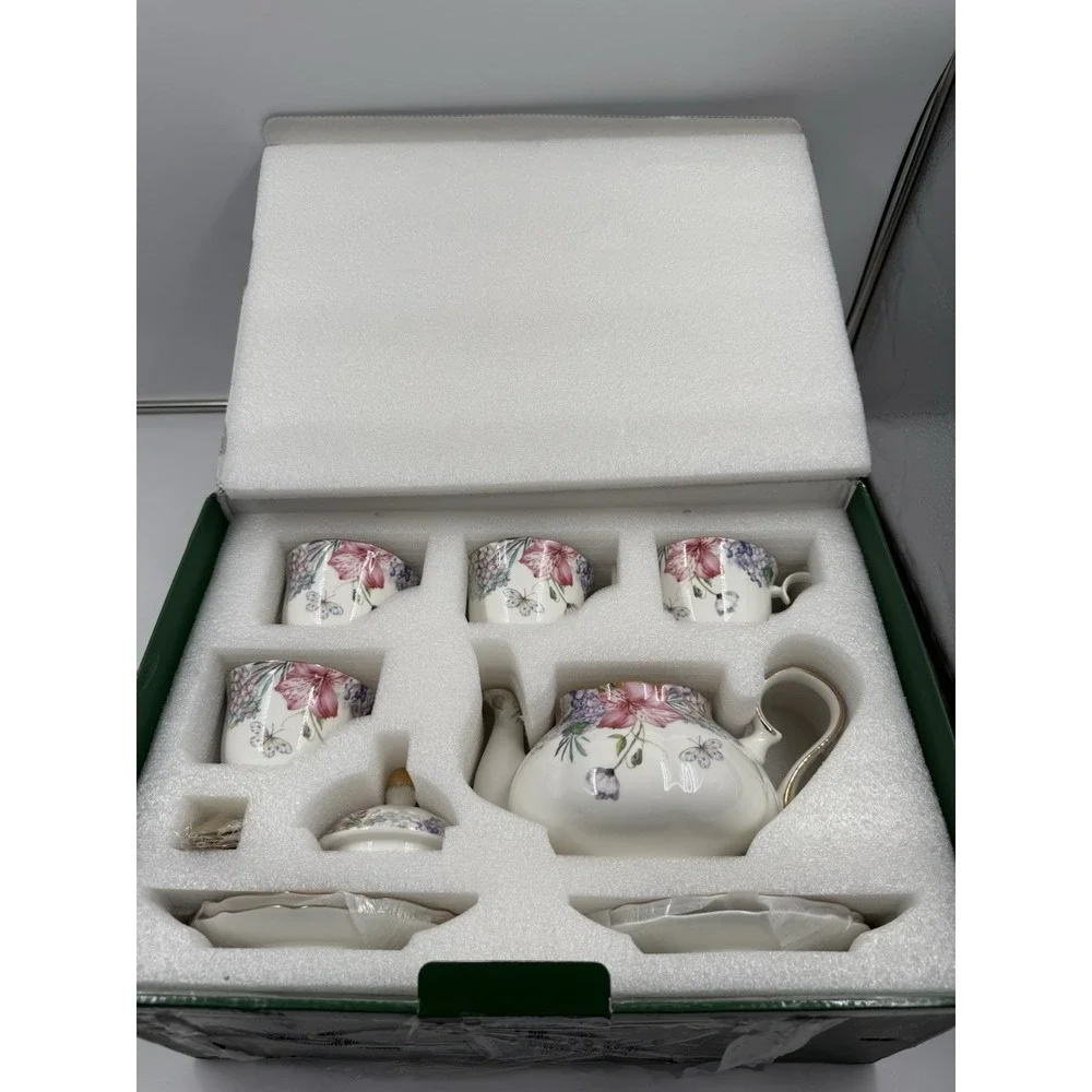 Le Potocio Bone China  Tea Set Vintage Floral Coffee Cups And Tea Sets Porcelain